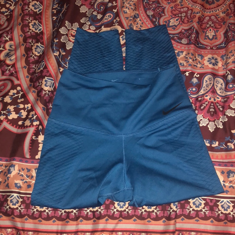 Nike Zonal Strength Legging